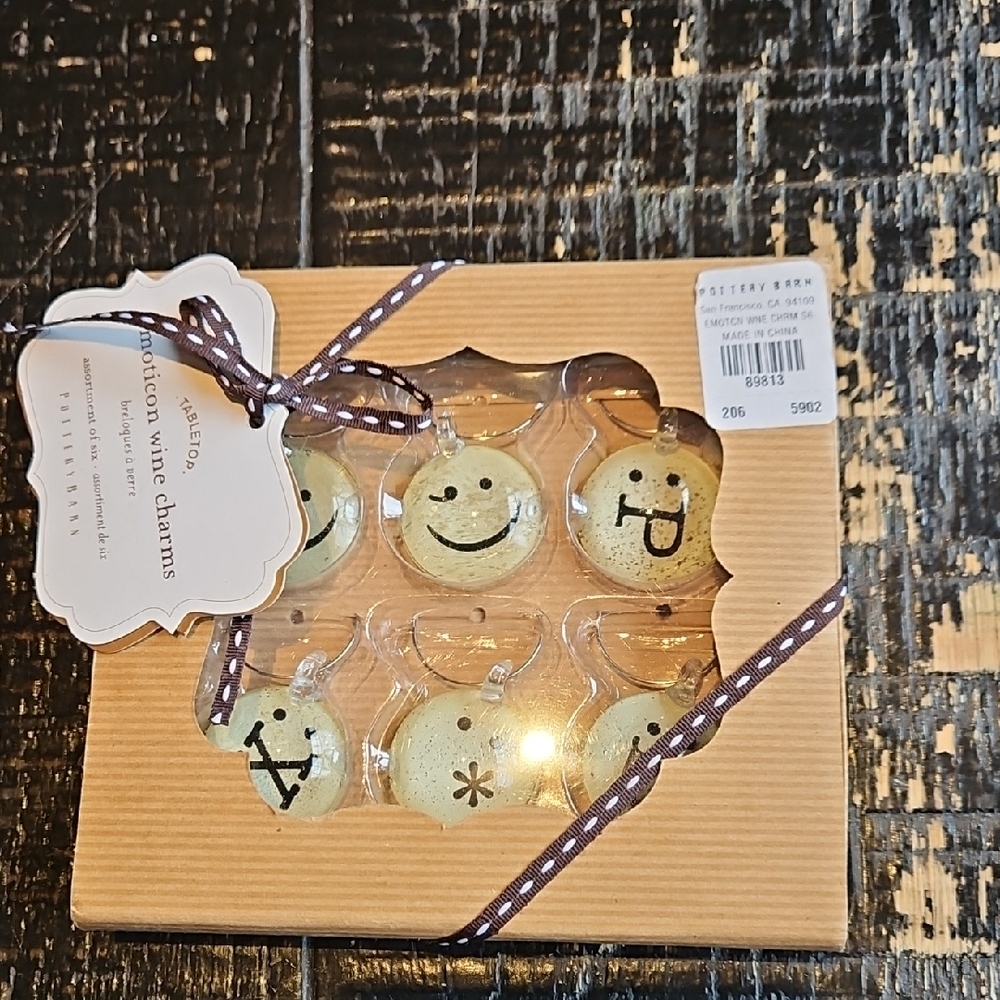 New With Tags Set Of 6  Pottery Barn Emoticon Cream  Black Wine Charms Set